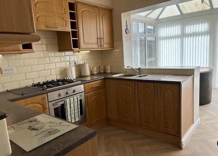 Bungalow-2Bed-1Bath-Petfriendly-Parking