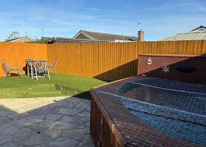 Bungalow-2Bed-1Bath-Petfriendly-Parking